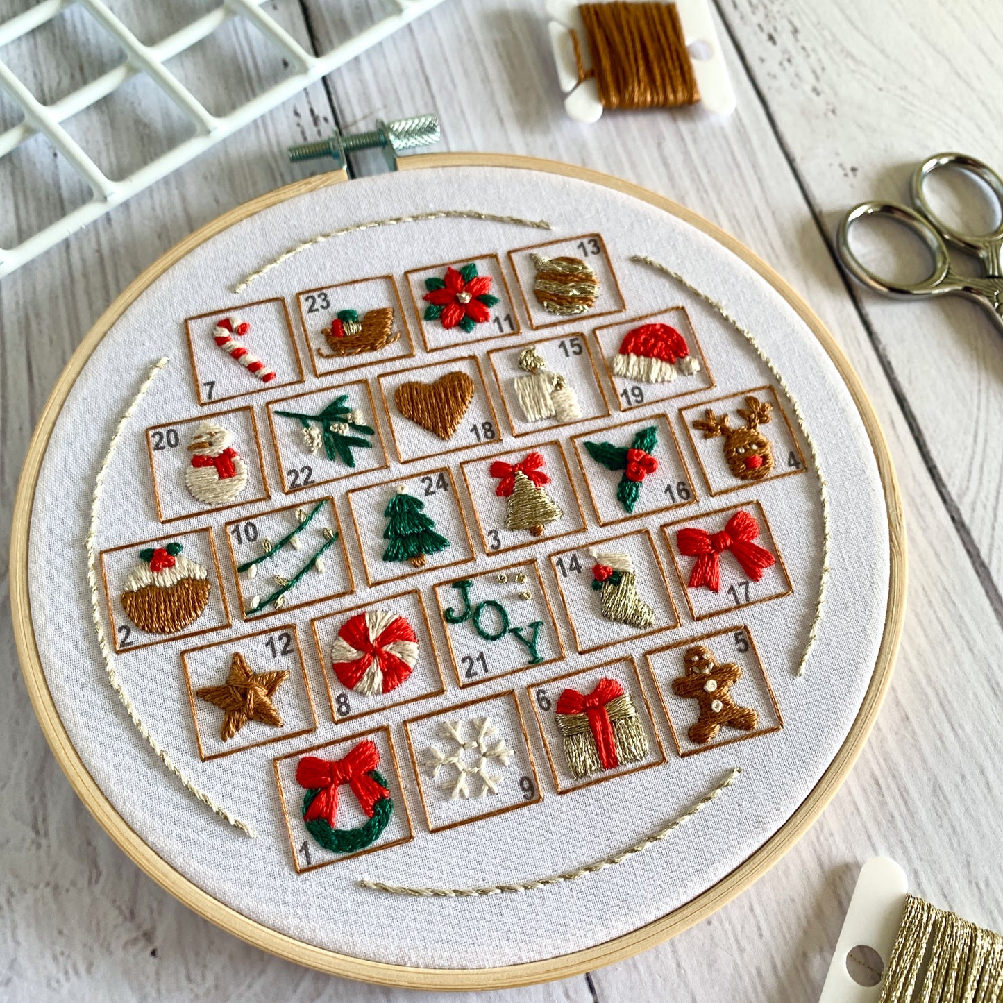 Digital download. Embroidery Advent Calendar hoop art PDF pattern with instructions. Stitch a square a day 1st-24th December