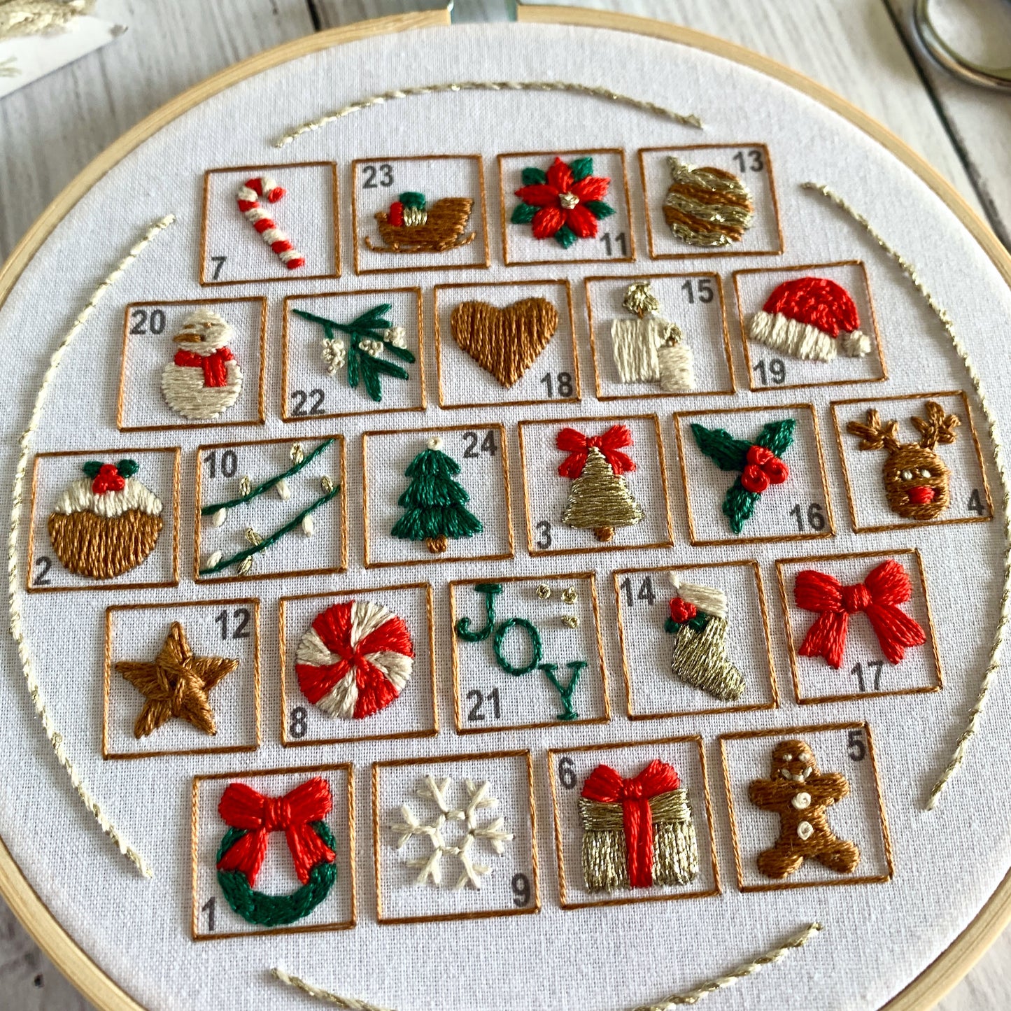 Digital download. Embroidery Advent Calendar hoop art PDF pattern with instructions. Stitch a square a day 1st-24th December