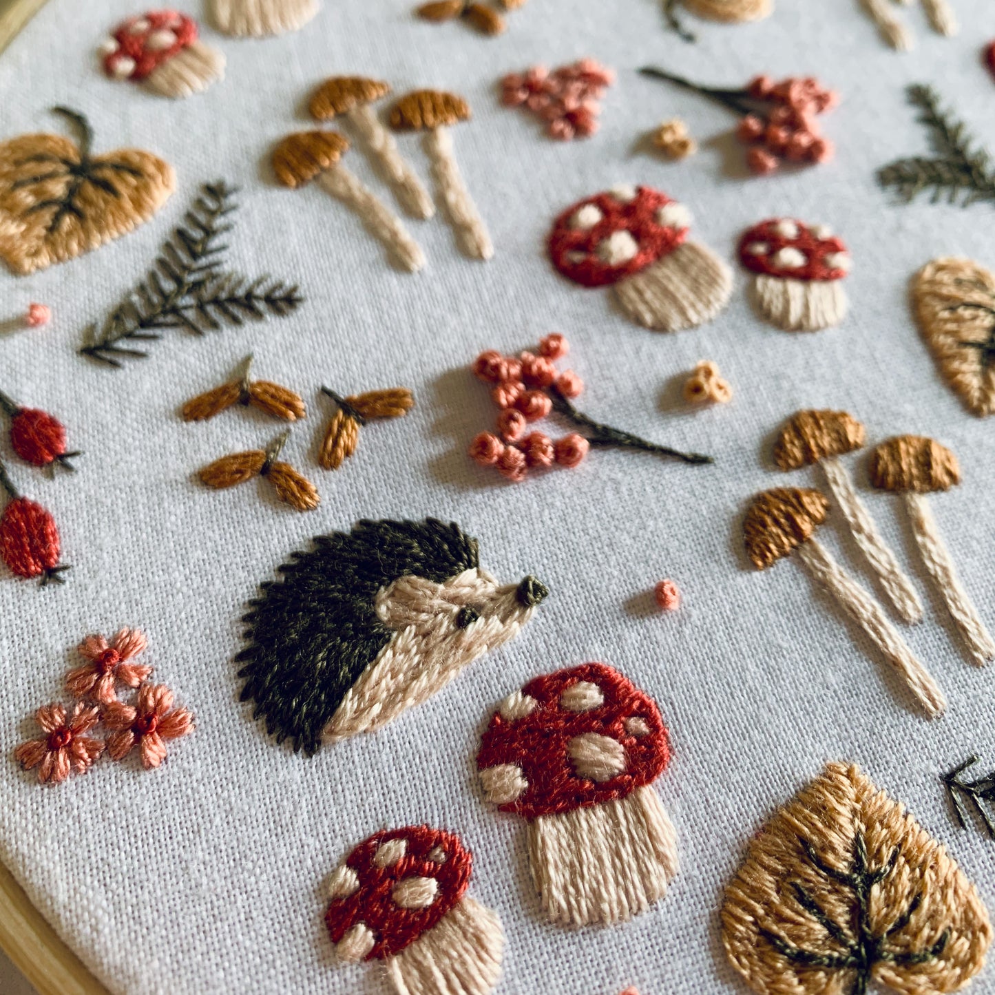 Digital download. Hedgehog and mushroom embroidery hoop art PDF pattern with instructions. Wildlife woodland beginner wall decor project
