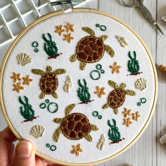 Digital download. Sea turtle embroidery hoop art PDF pattern with instructions.  Sea life beginner wall decor project