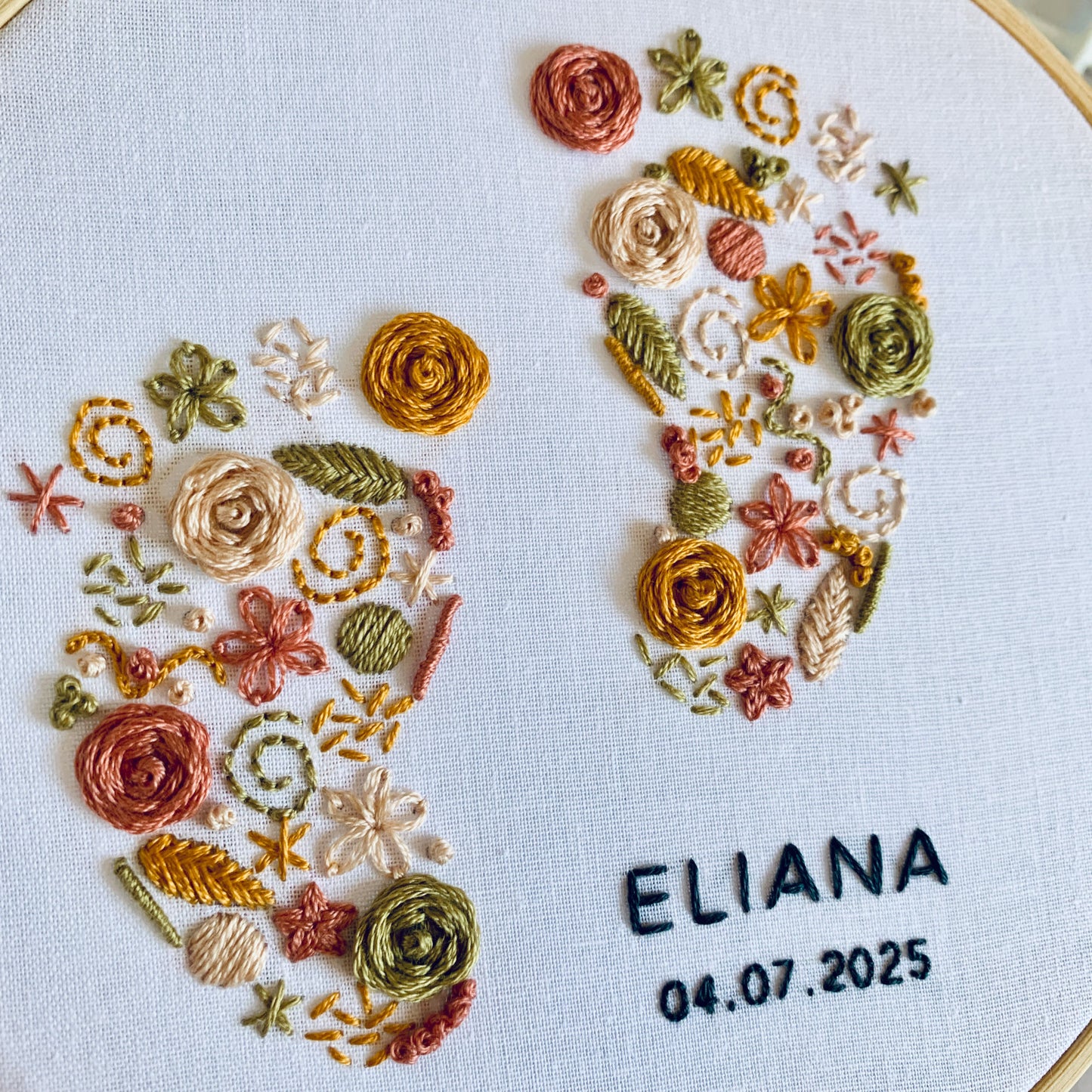 Full embroidery kit. Custom baby feet embroidery hoop art. Choose your colours. DIY craft project for newborn