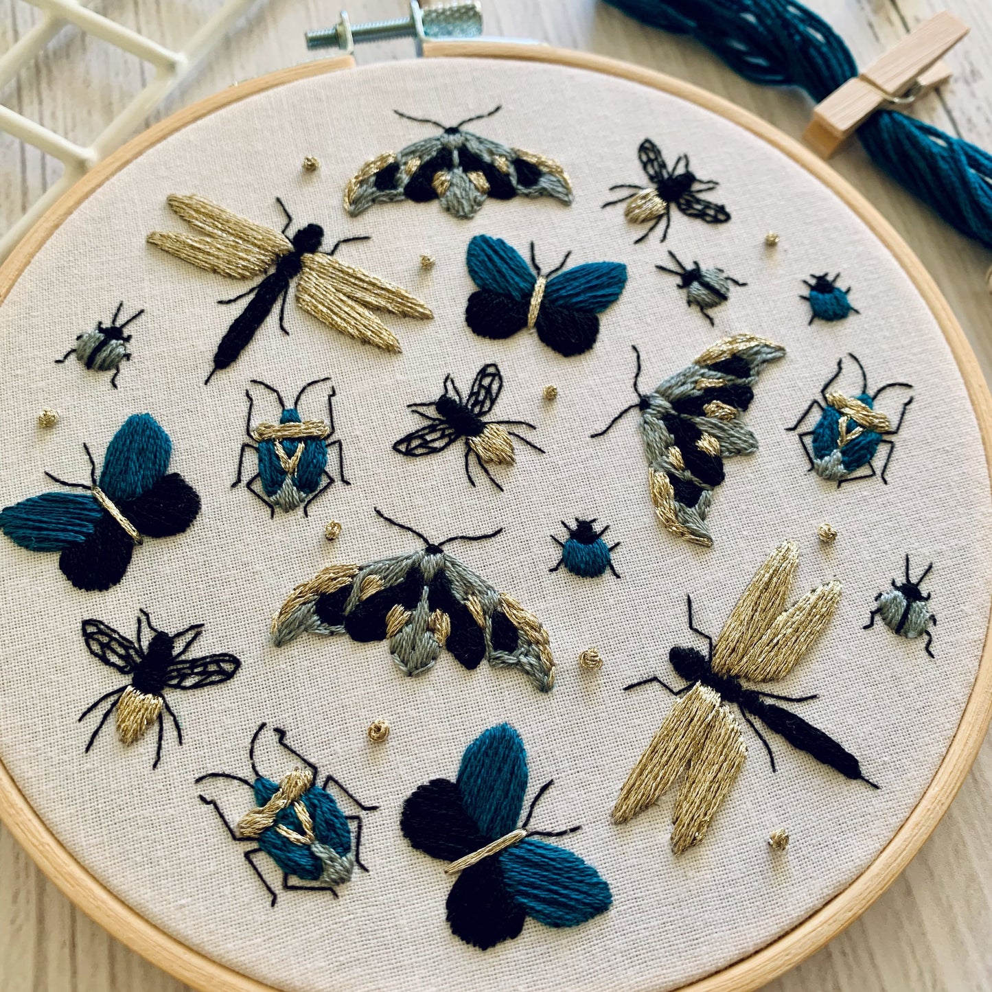 Digital download. Insect nature embroidery hoop art PDF pattern with instructions. Wildlife butterfly beginner crewel wall decor project