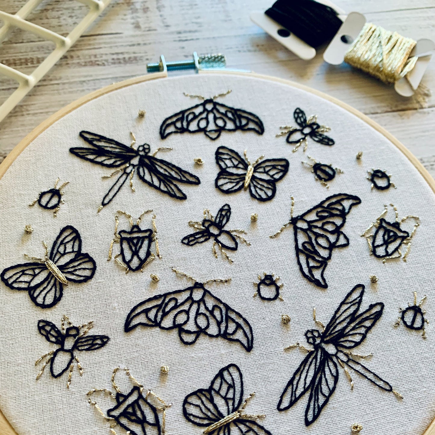 Digital download. Insect nature embroidery hoop art PDF pattern with instructions. Wildlife butterfly beginner crewel wall decor project