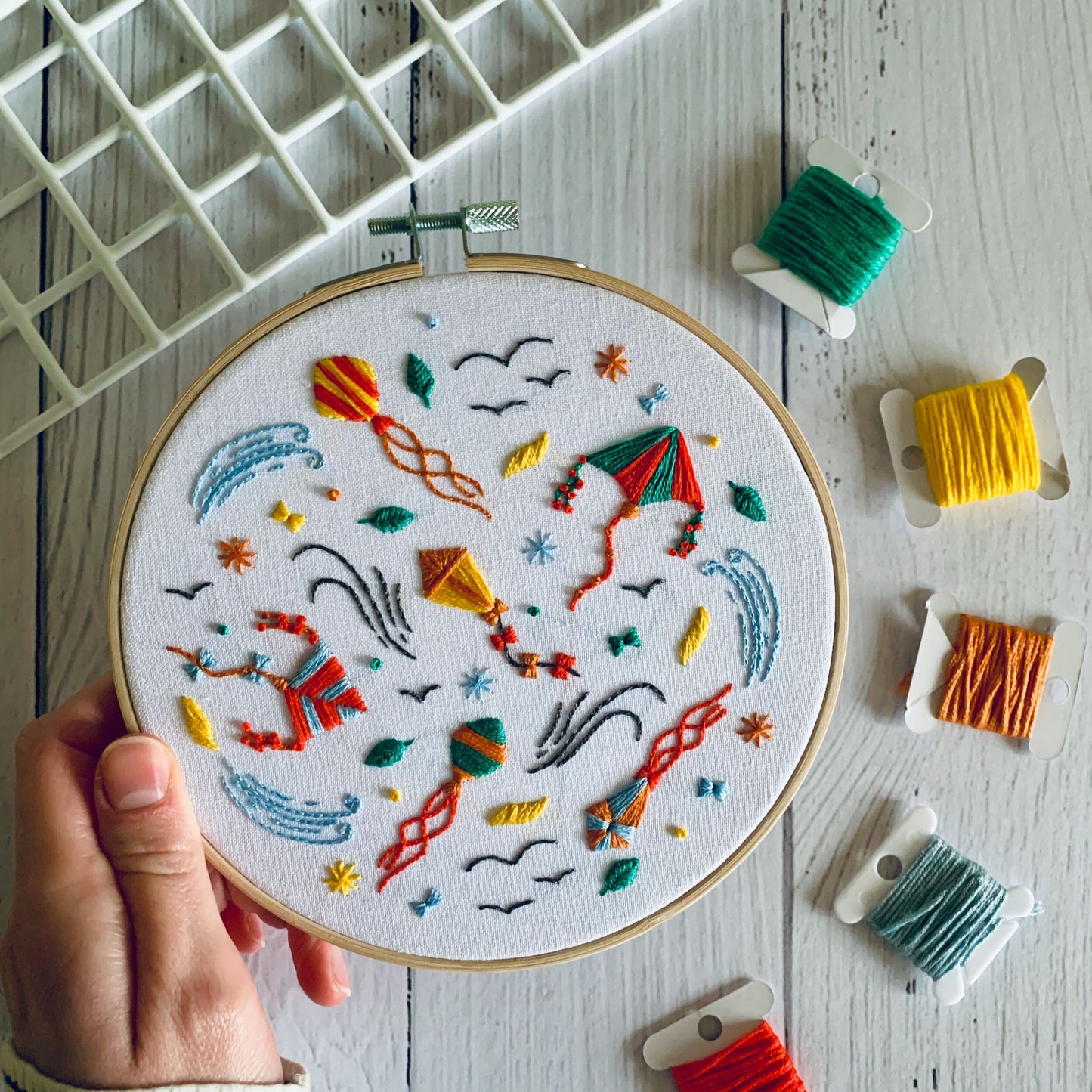 Digital download. Kites embroidery hoop art PDF pattern with instructions. Outdoor birds beginner crewel wall decor project