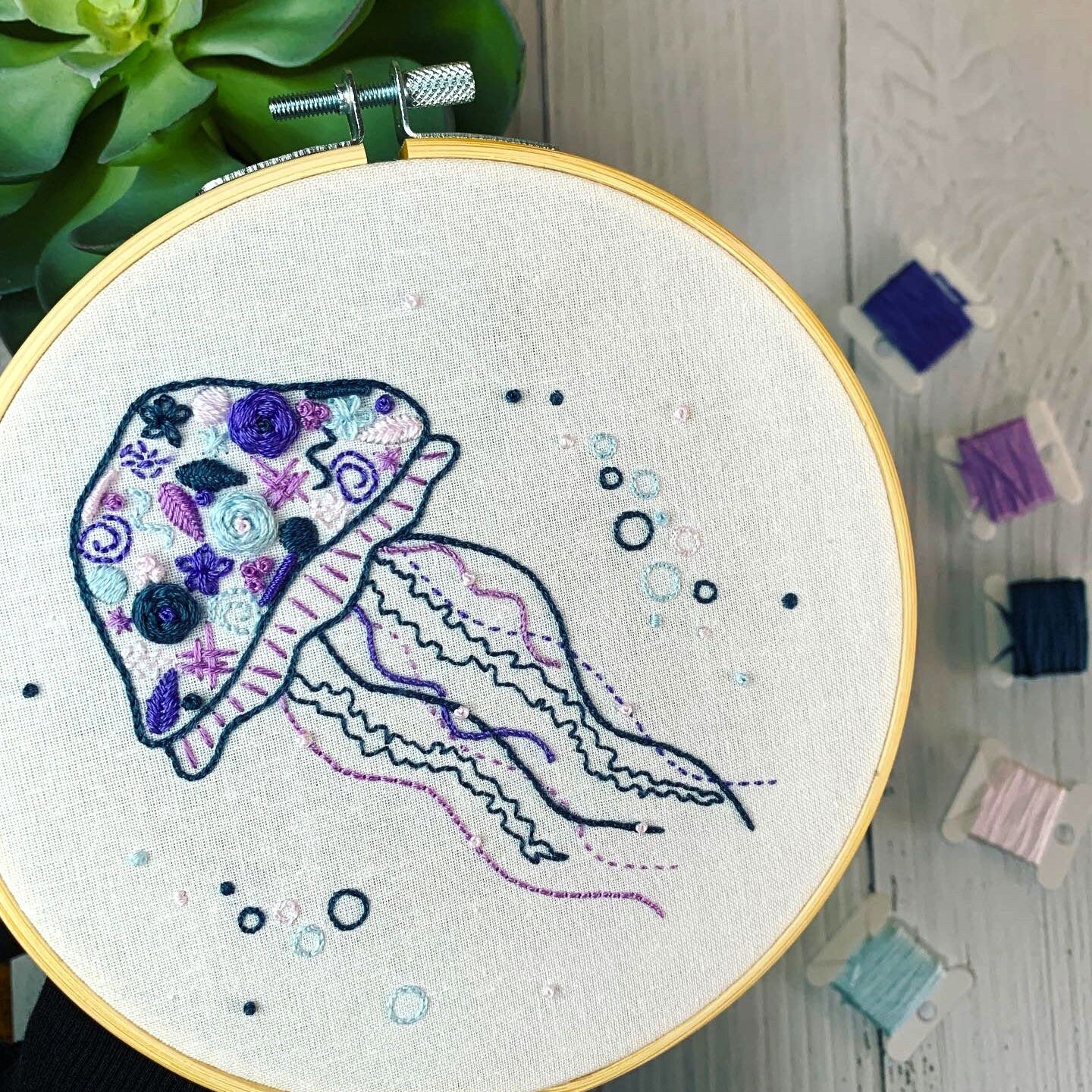 Digital download. Jellyfish embroidery hoop art PDF pattern with instructions. Sea life, sea animal beginner crewel wall decor project