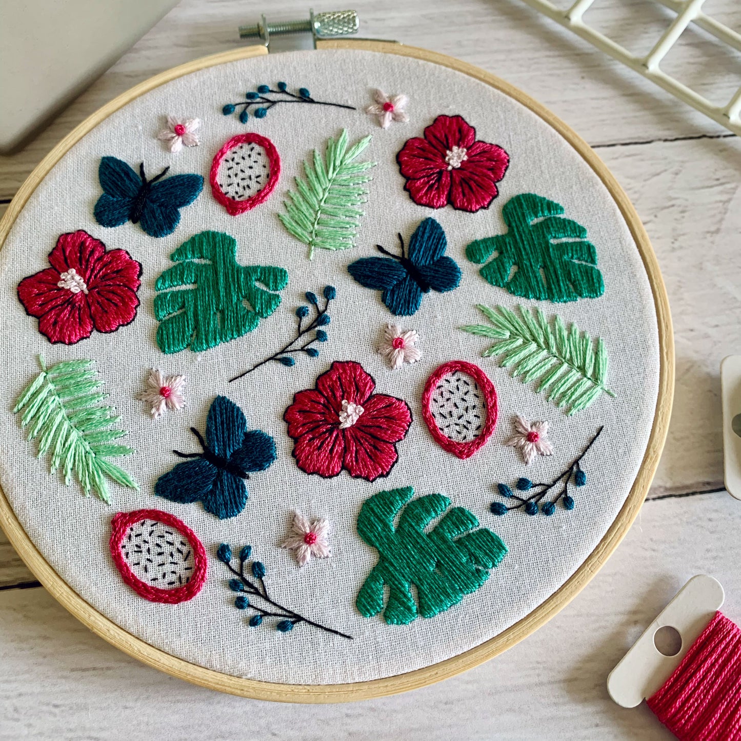 Tropical Botanical Embroidery Kit – DIY Hand Embroidery Craft for Beginners, Needlework Gift