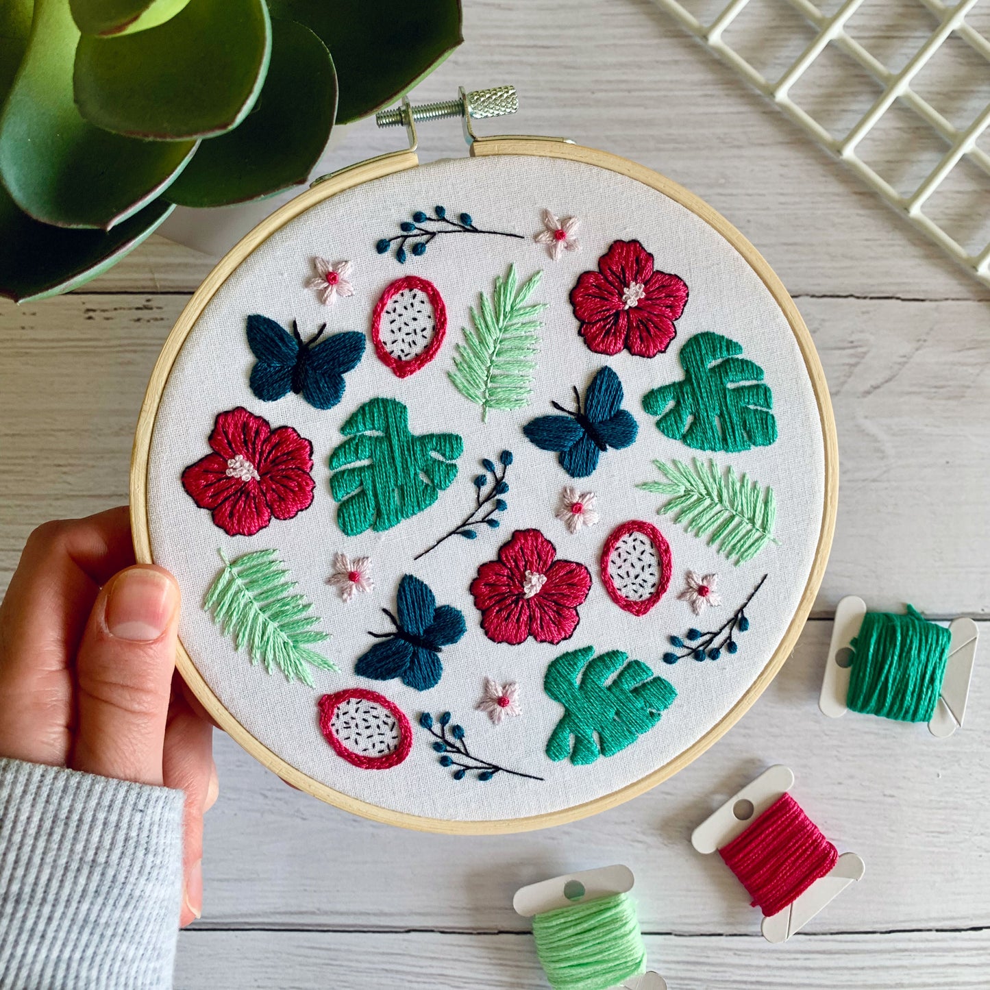 Tropical Botanical Embroidery Kit – DIY Hand Embroidery Craft for Beginners, Needlework Gift