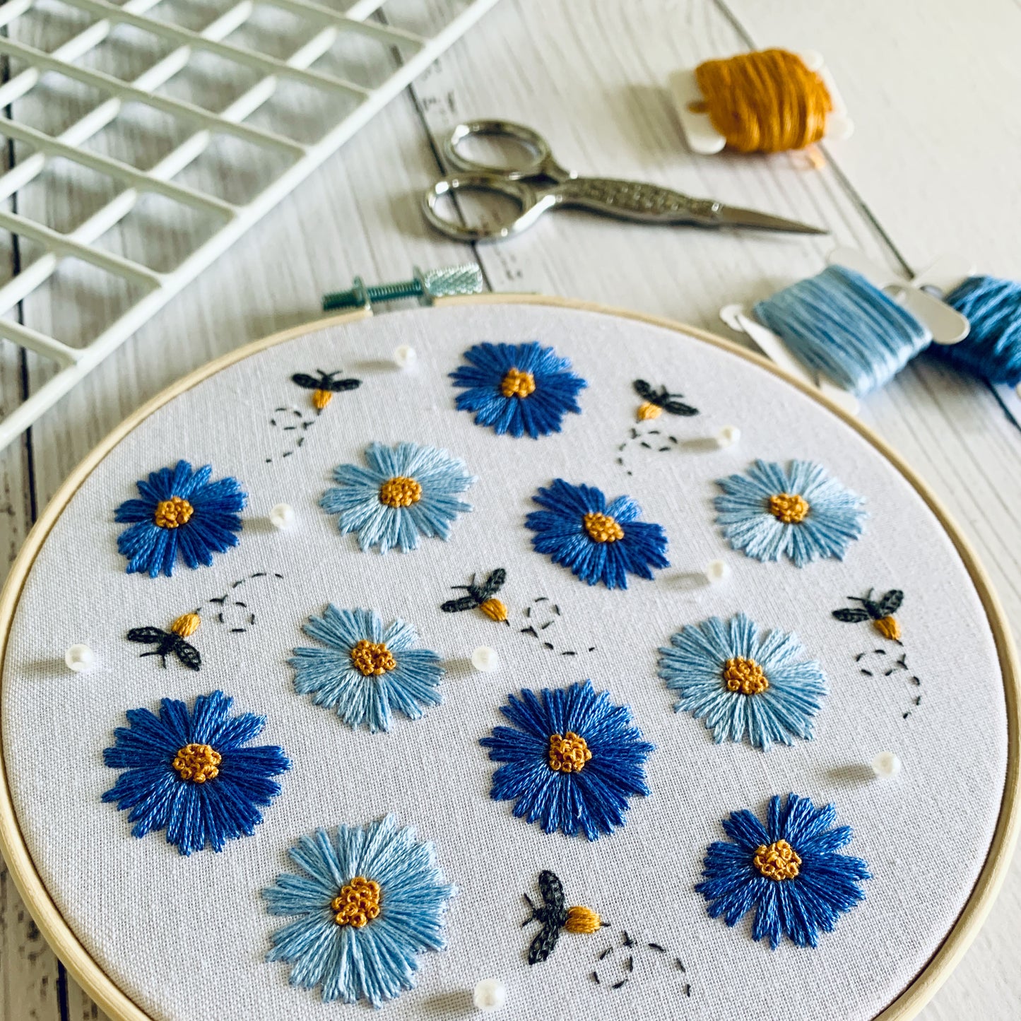 Digital download. Flowers and bees embroidery hoop art PDF pattern with instructions