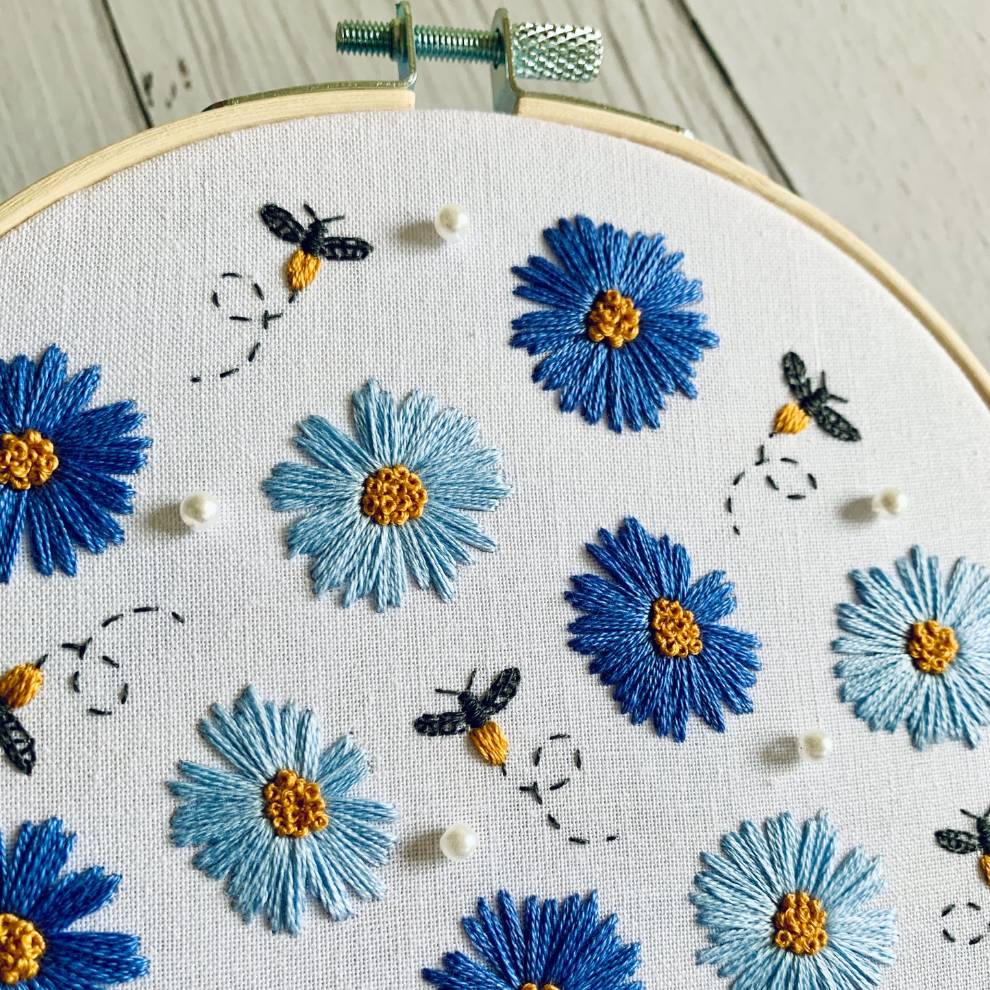 Digital download. Flowers and bees embroidery hoop art PDF pattern with instructions