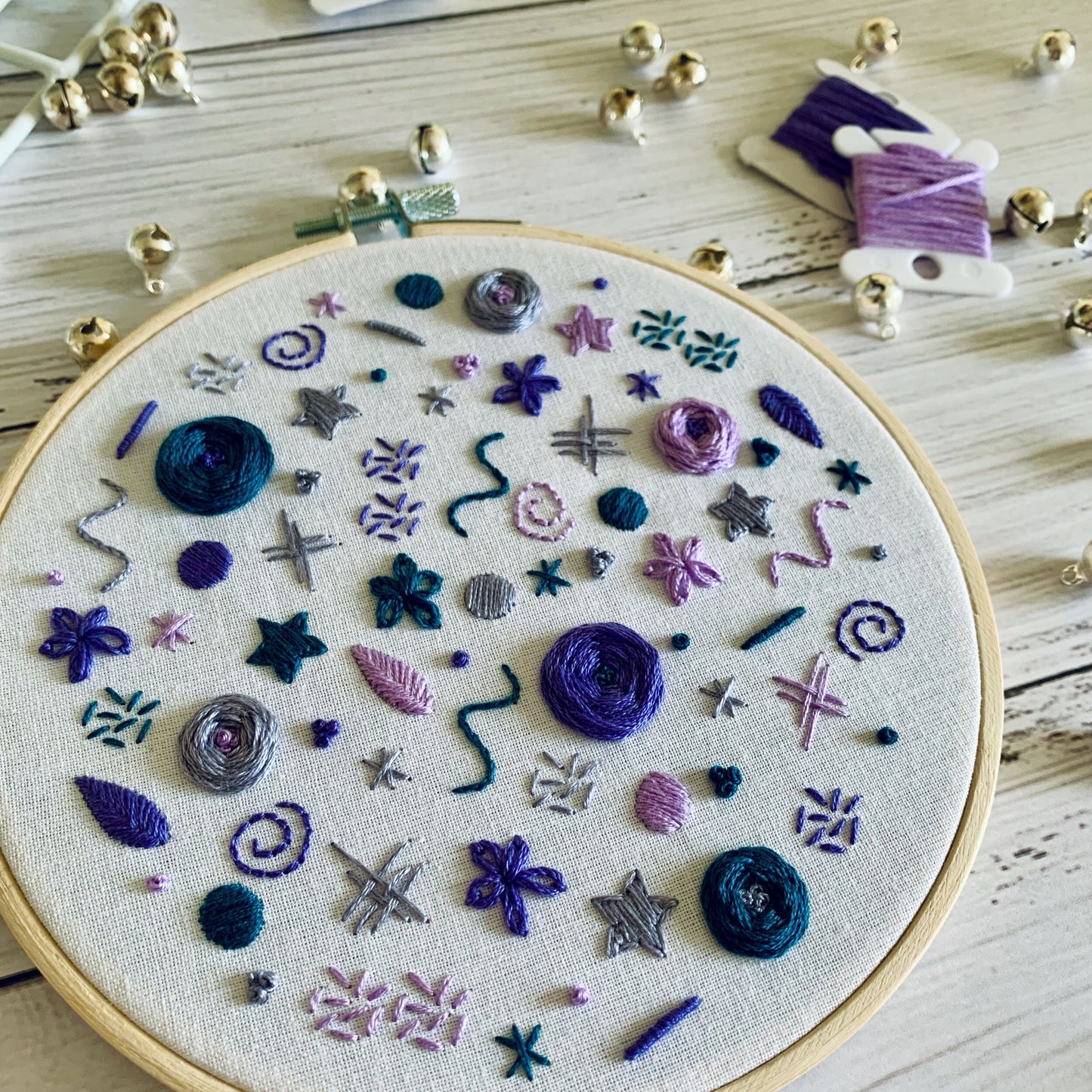 Full embroidery kit. Beginner doodle DIY hoop art craft. Includes 11 stitches! Adult anxiety/stress relief squiggle gift