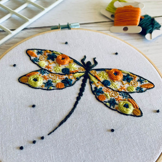 Digital download. Dragonfly embroidery hoop art PDF pattern with instructions. Inspirational wildlife beginner crewel wall decor project