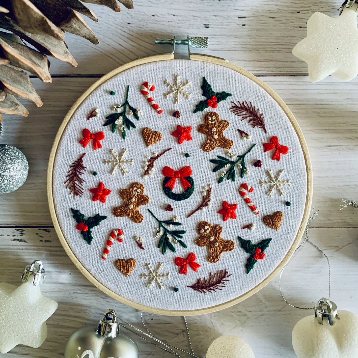 Digital download. Festive gingerbread embroidery hoop art PDF pattern with instructions. Christmas holiday beginner wall decor project