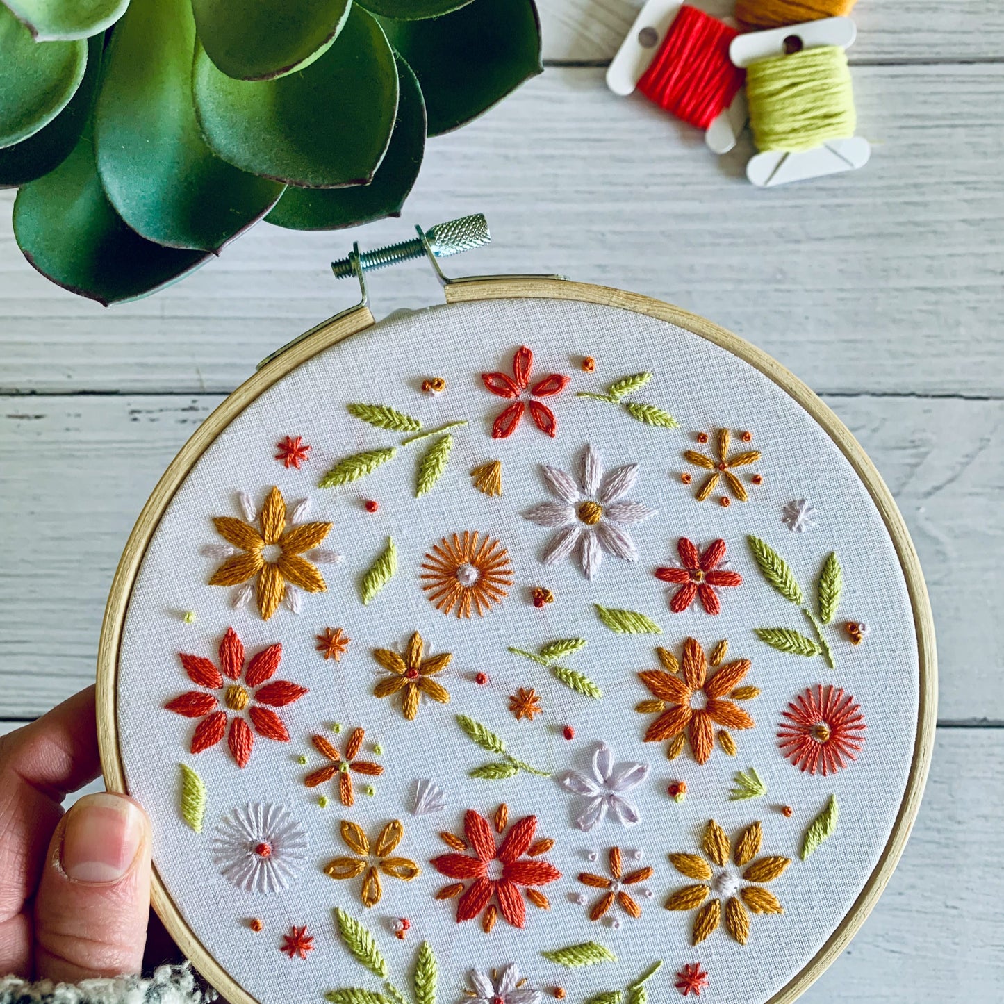 Digital download. Spring floral embroidery hoop art PDF pattern with instructions.  Summer flowers beginner crewel wall decor project